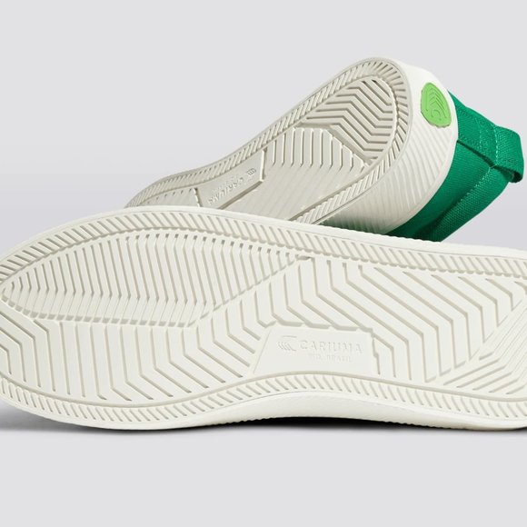 Cariuma Handcrafted Organic Cotton OCA Low Green Canvas Sneakers - Picture 2 of 6